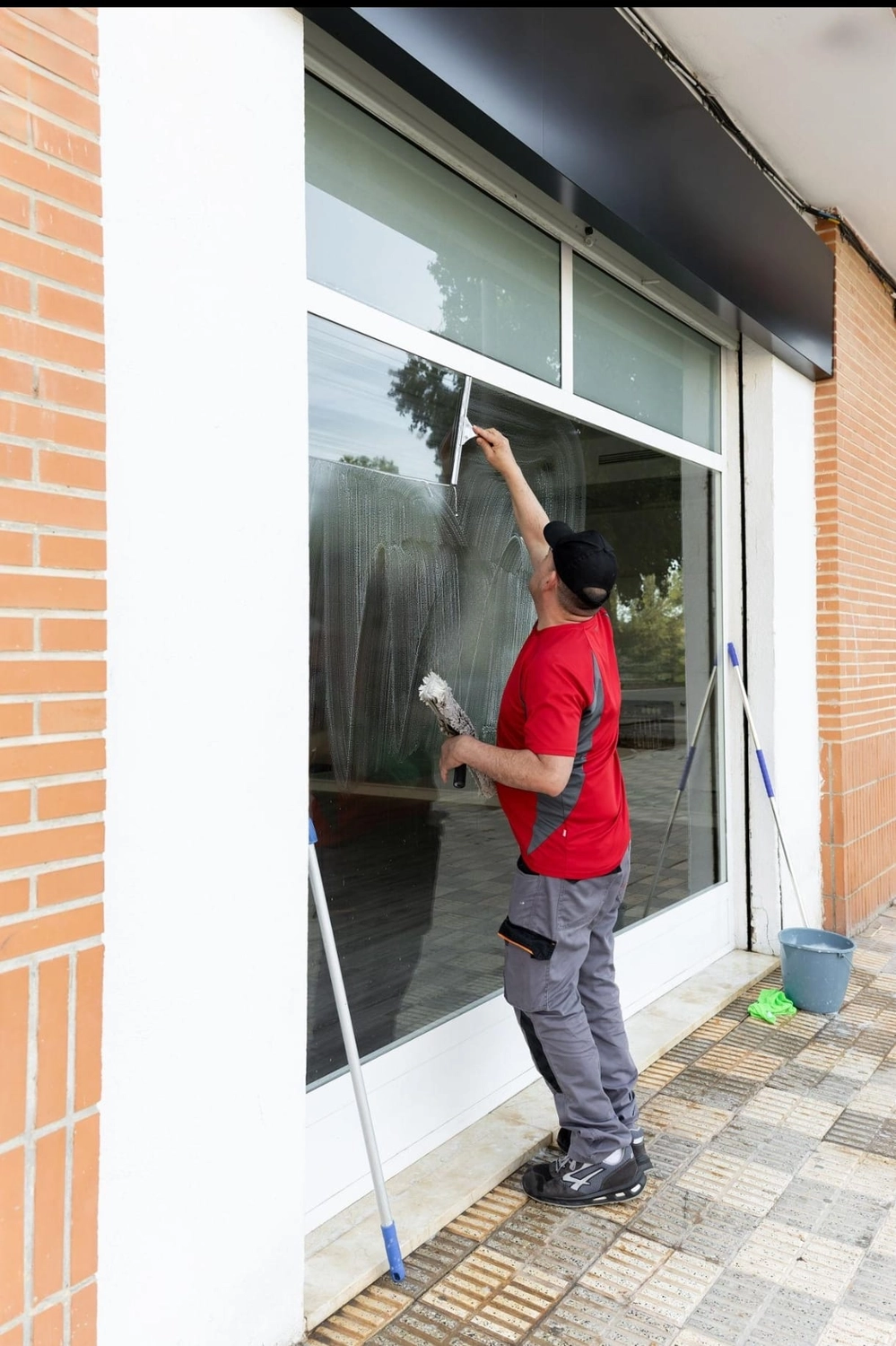 DHM Reinigung & Service – Reinigungsfirma – Fensterglasreinigung